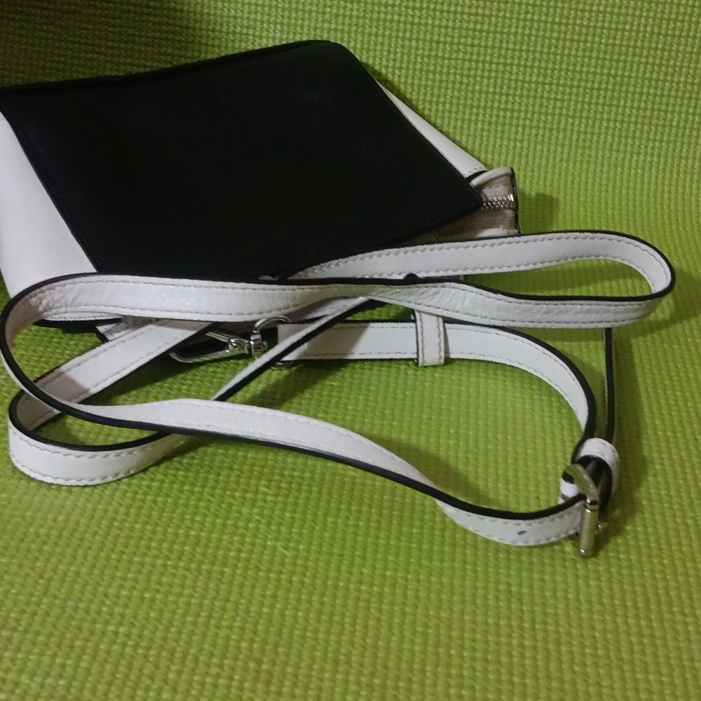 Michael Kors Black and White Crossbody Bag - Picture 4 of 7